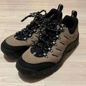 Reebok Vintage Men's Size 7 Black and Tan Hiking Shoes